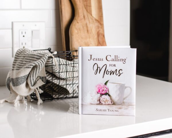 Jesus Calling for Moms: Devotions for Strength 126 0252 1