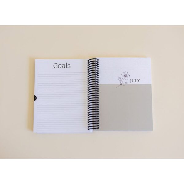 Minimal Weekly Planner 2025 615 1120 3