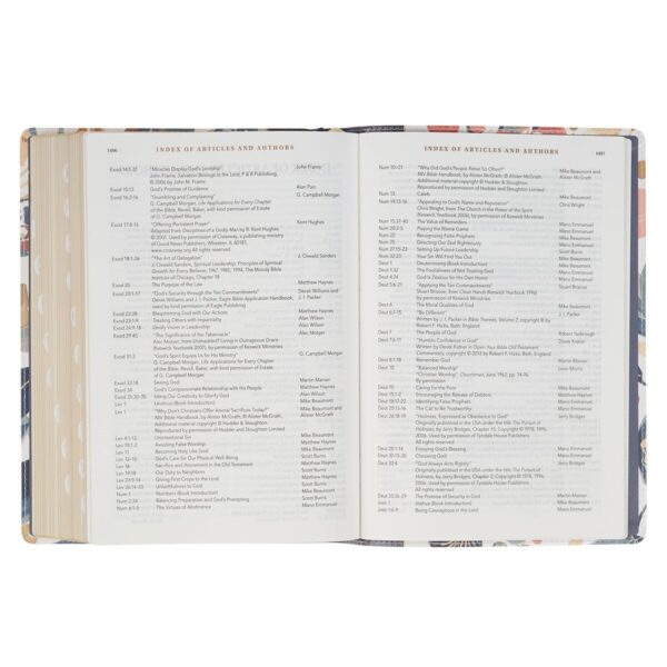 NLT, The Spiritual Growth Bible Faux Leather, Navy with leaves - Image 3
