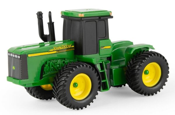 1:64 John Deere 4WD Tractor